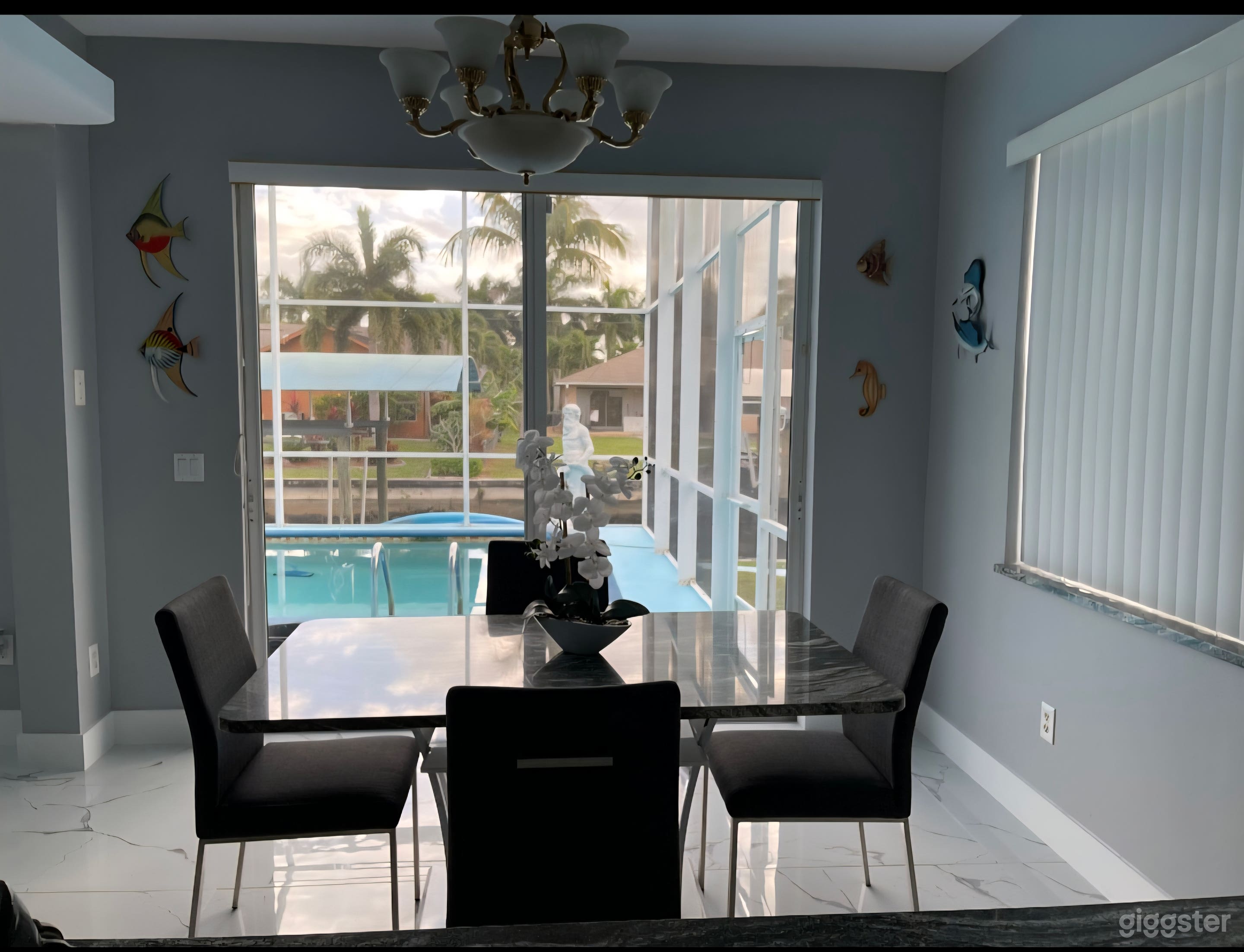 Luxury Blue House, Heated Pool, BBQ, Waterfront, Games. Photo 3