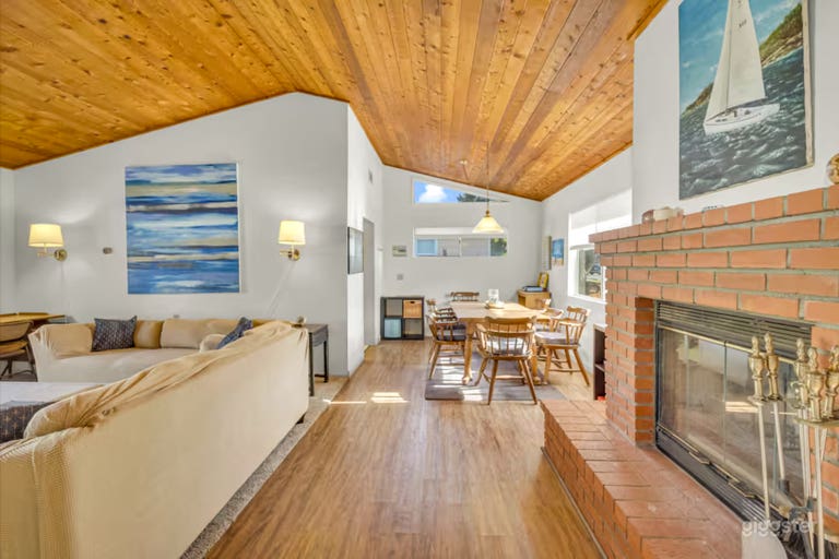  Versatile Modern Home with Natural Light 