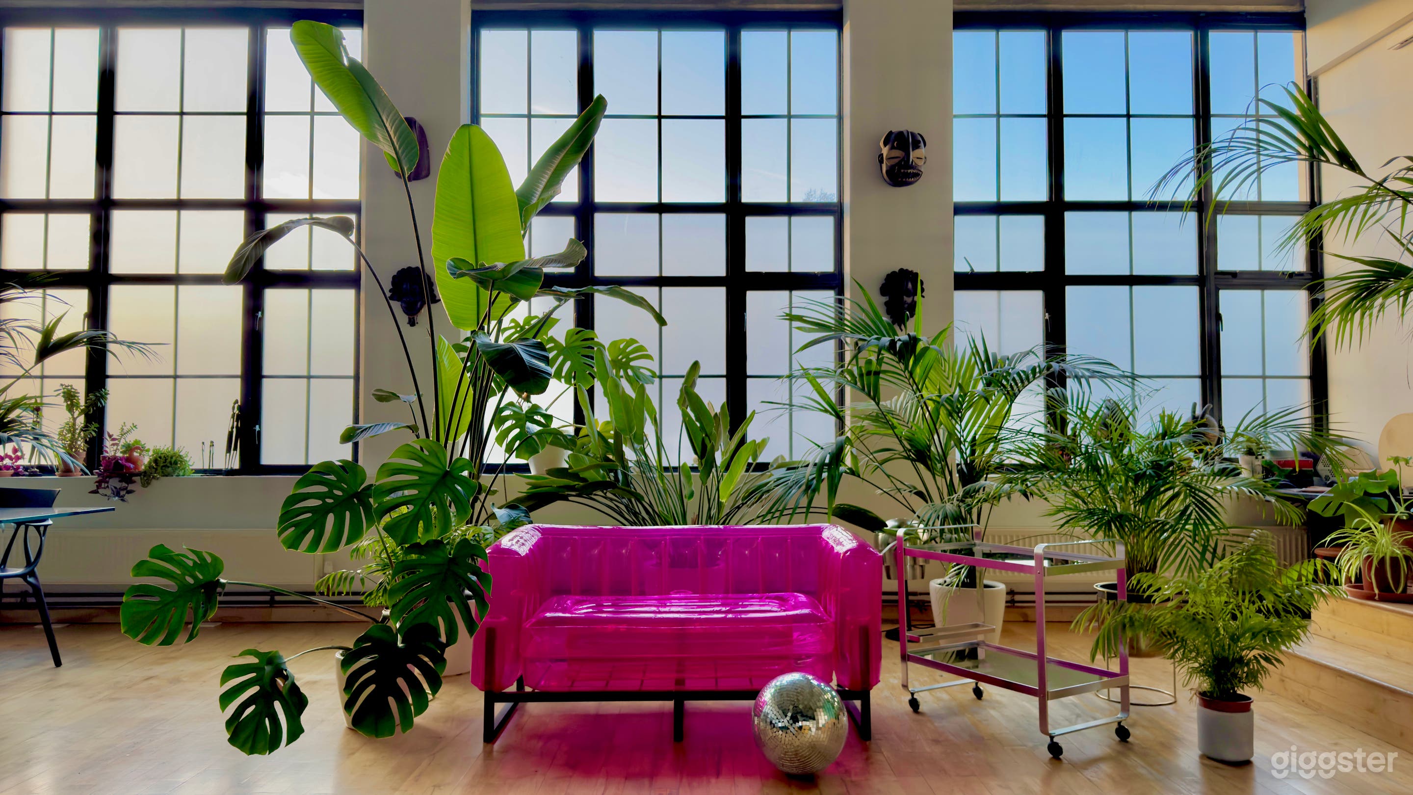 Dreamy Disco Hackney Loft -1970s Disco Vibes  Photo 1