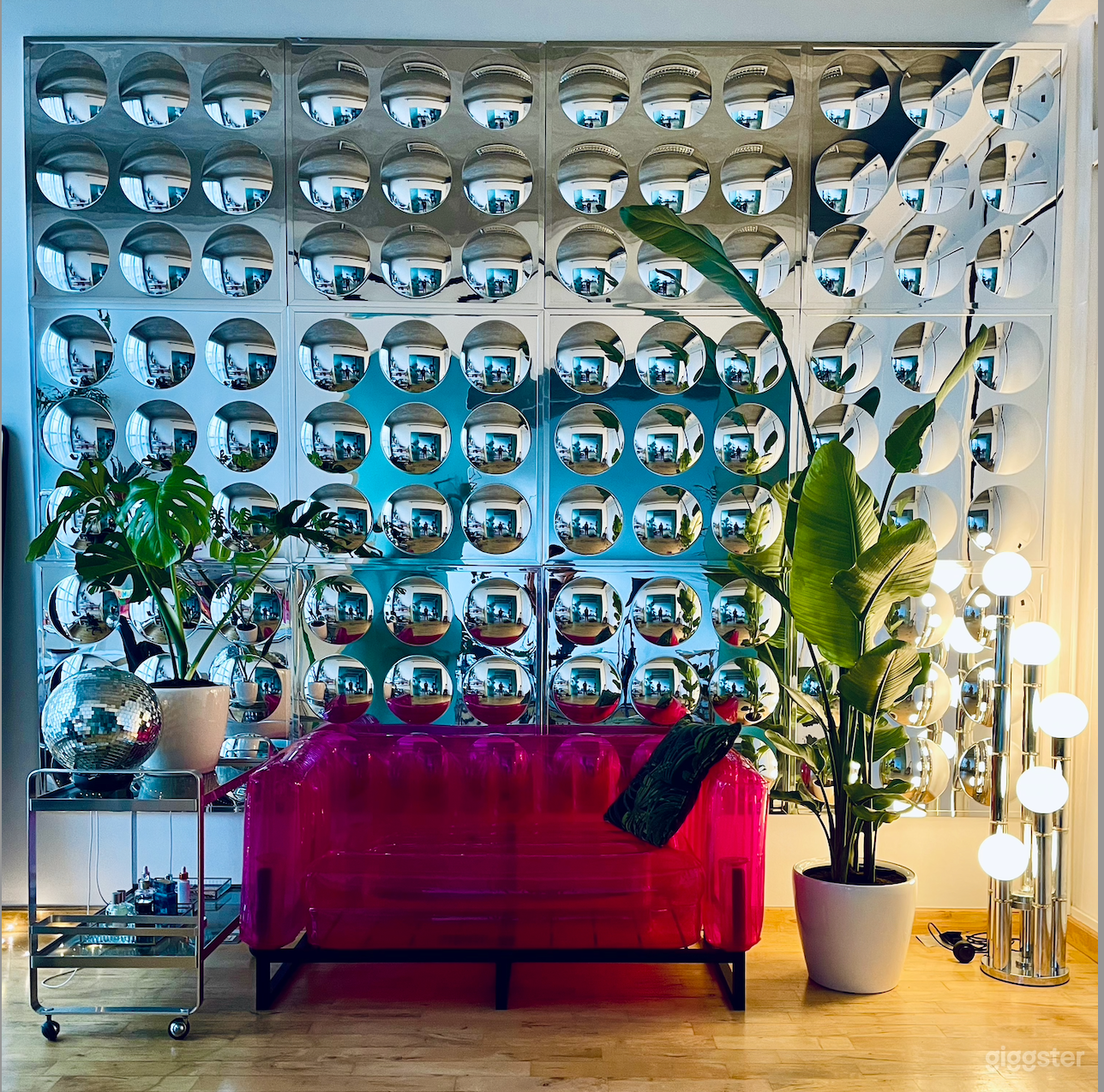 Dreamy Disco Hackney Loft -1970s Disco Vibes  Photo 2