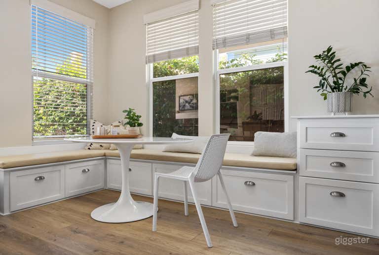  Kitchen Breakfast Nook 