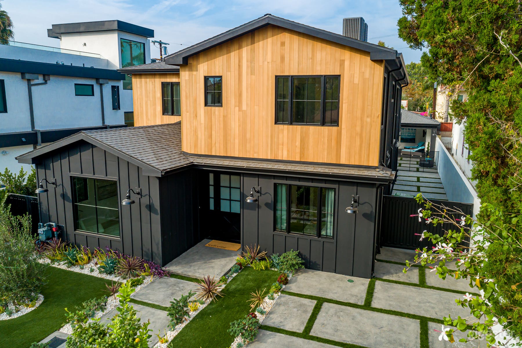 Luxury Farmhouse Photo 4