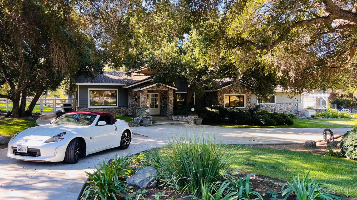 Front Entry/Driveway