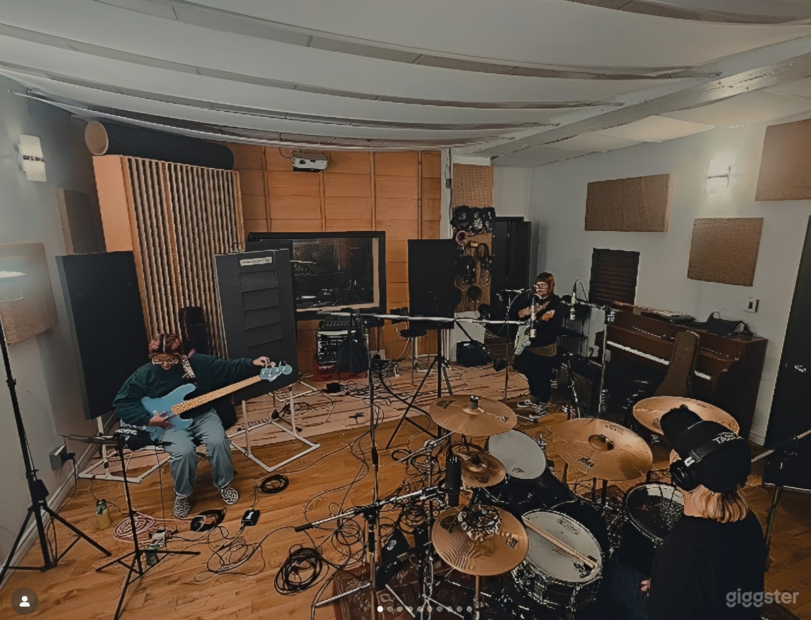 Sound-Treated Recording Studio for Sessions Photo 1