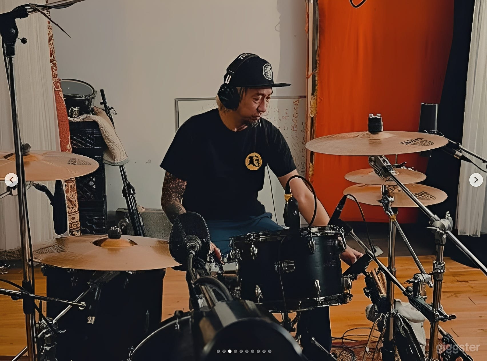 Sound-Treated Recording Studio for Sessions Photo 3