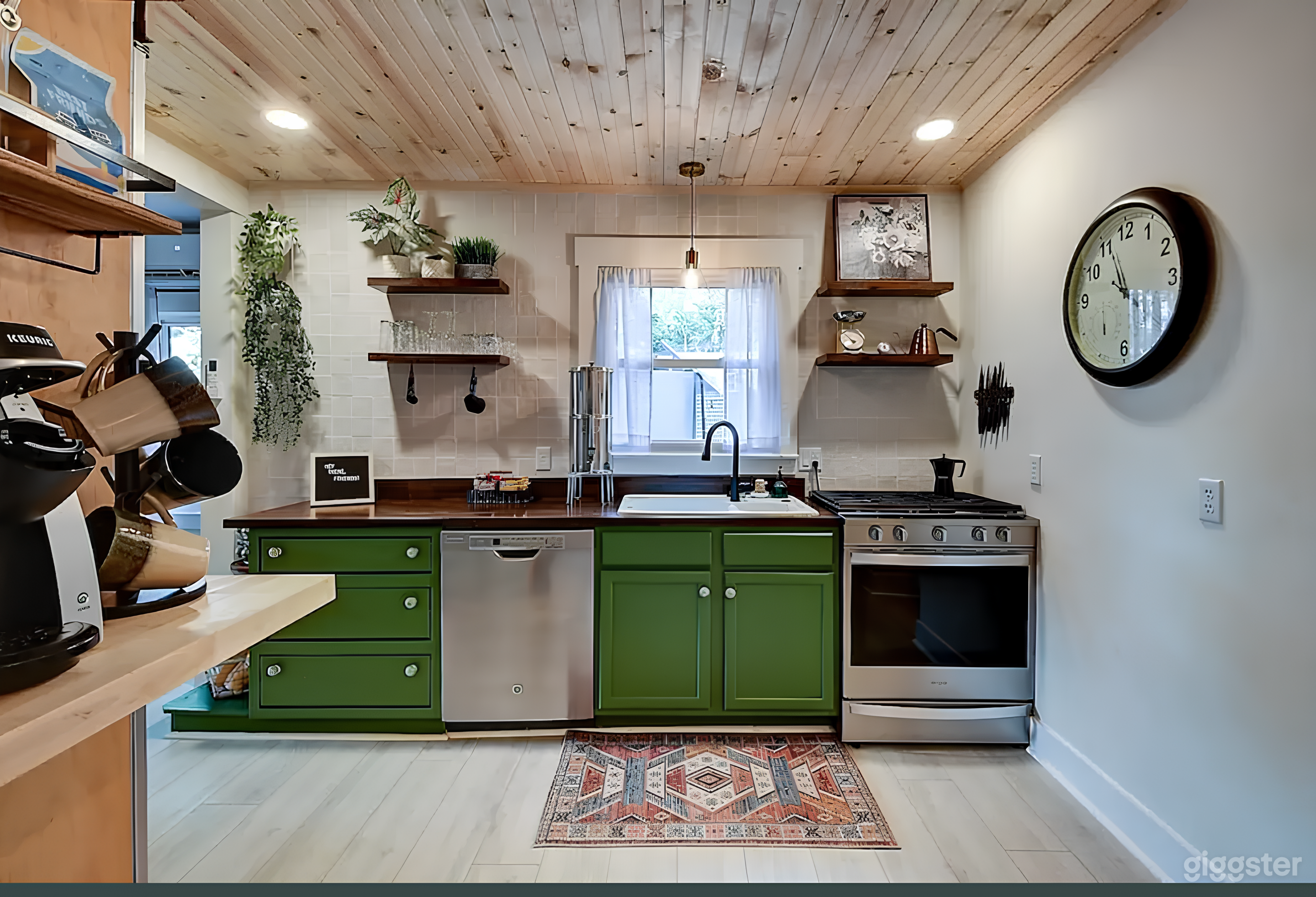 Black Barn Indy  Photo 3