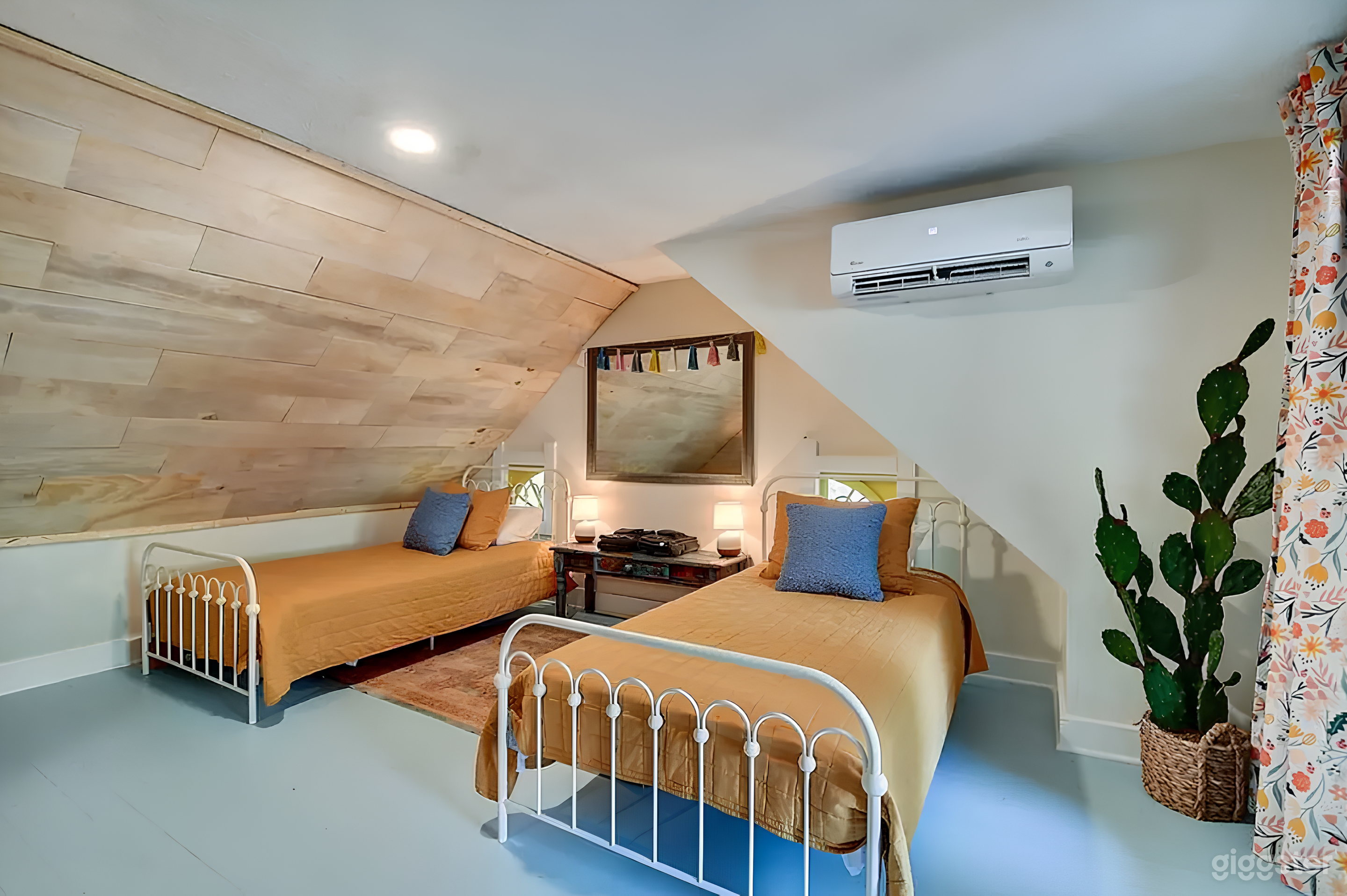 Black Barn Indy  Photo 4