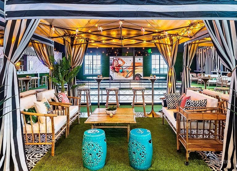  Vibrant and Dynamic Entertainment Venue 