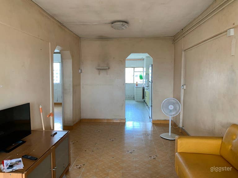  Full, vacant HDB unit with 2bedrooms & 2baths 