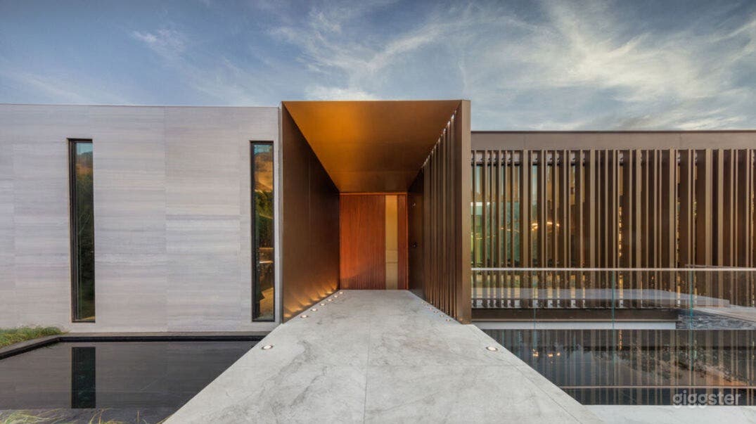  OPULENT BEVERLY HILLS MANSION/POOL Photo 4