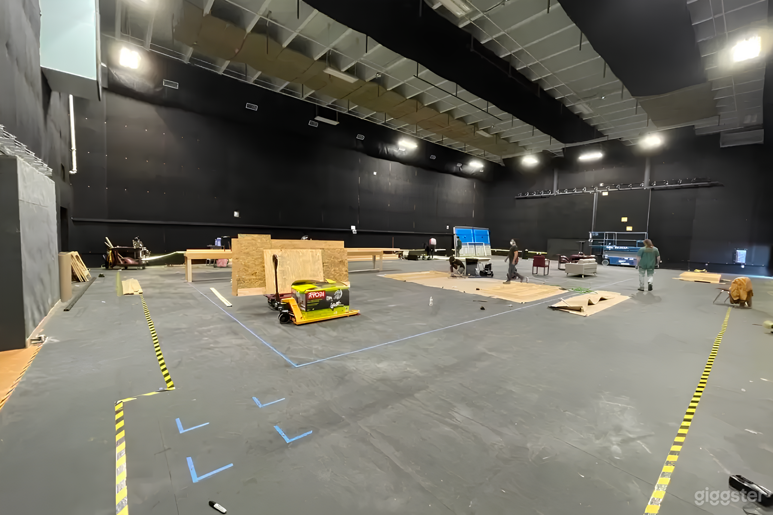 Versatile Film Studio Available in LA Photo 3
