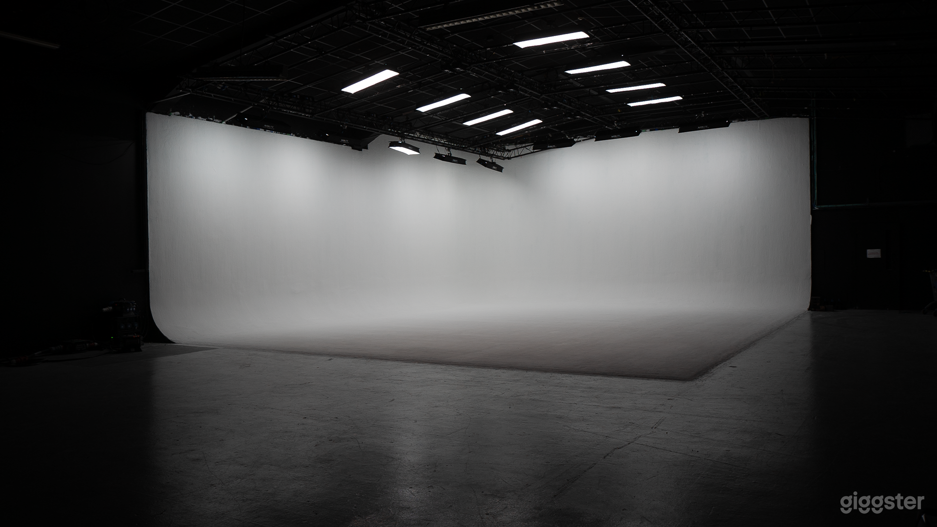 Versatile Film Studio Available in LA Photo 1