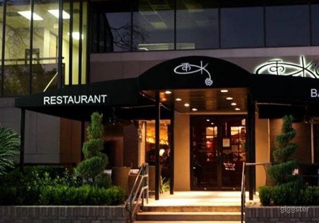  Cozy Dining Room with Polo-themed Paintings in Houston 