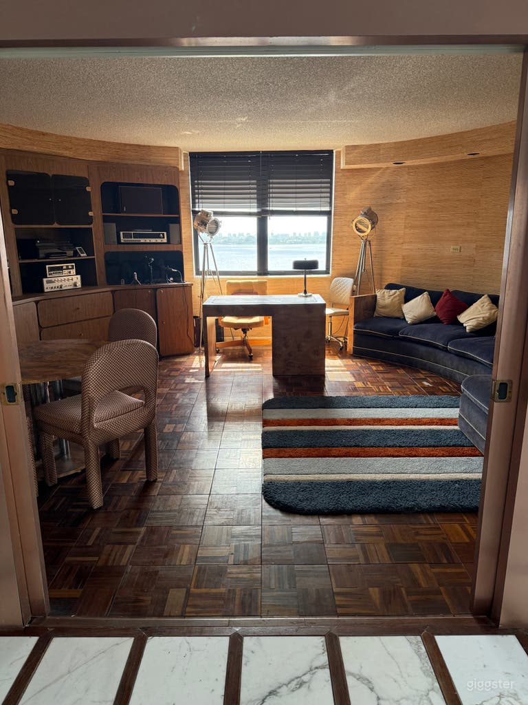  Authentic 1975 Waterfront Time Capsule with Original Rotunda 