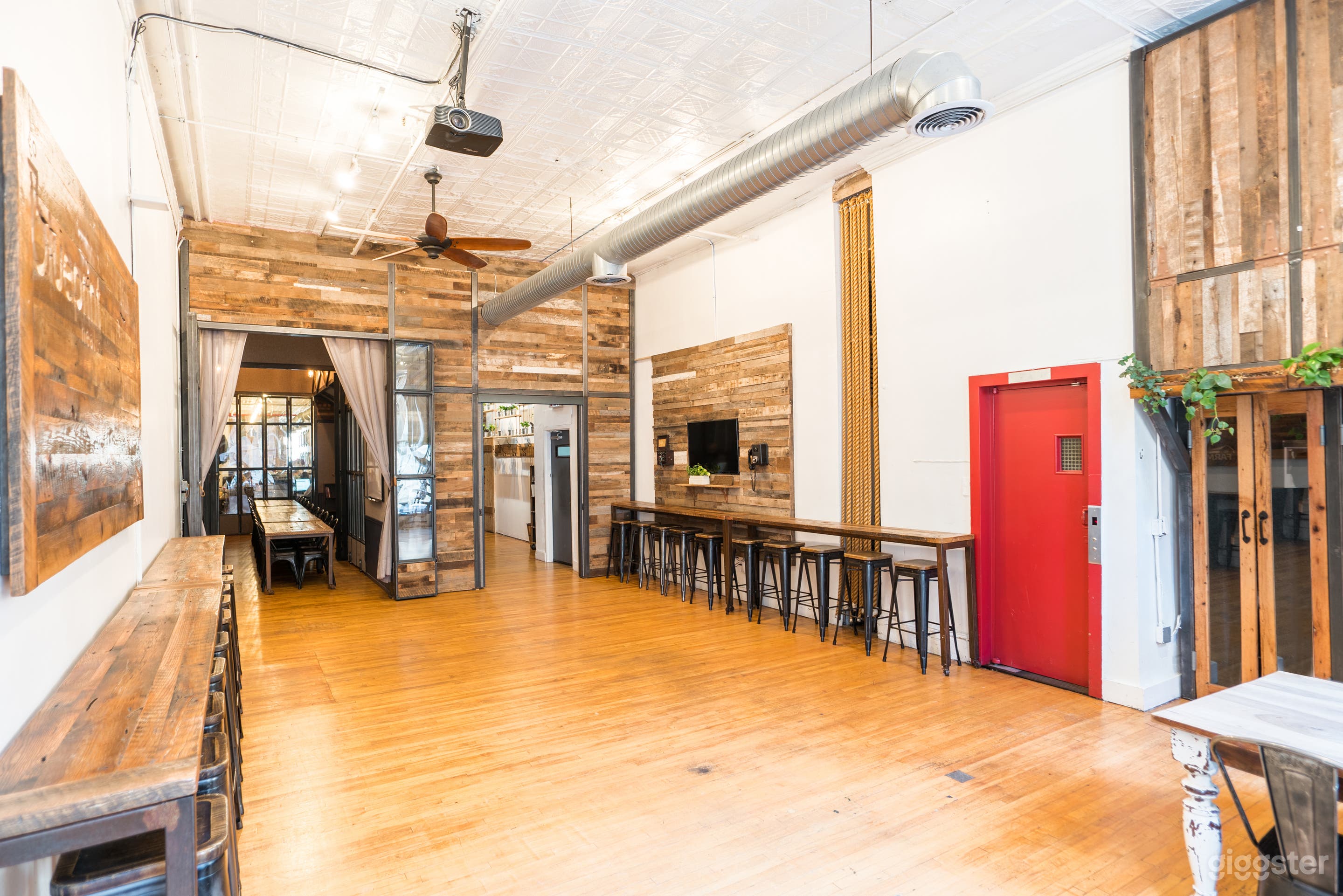 Designer SoHo Loft Space Photo 3