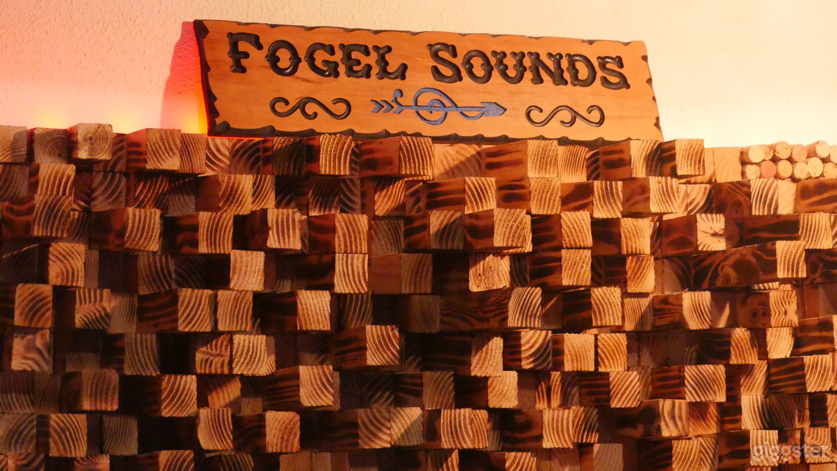 Cozy recording studio and mixing suite Photo 1
