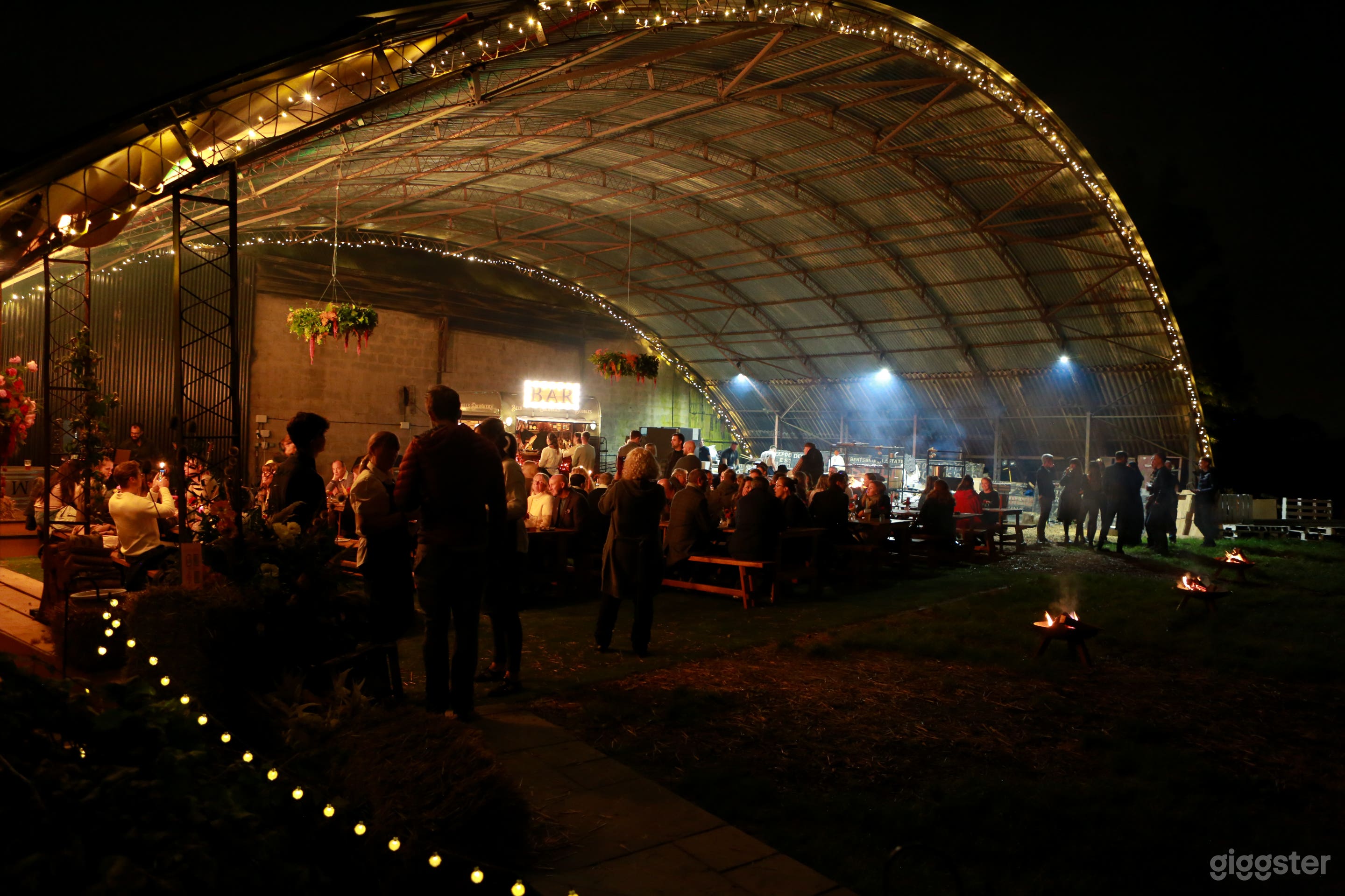 220 acre family farm in London Photo 3