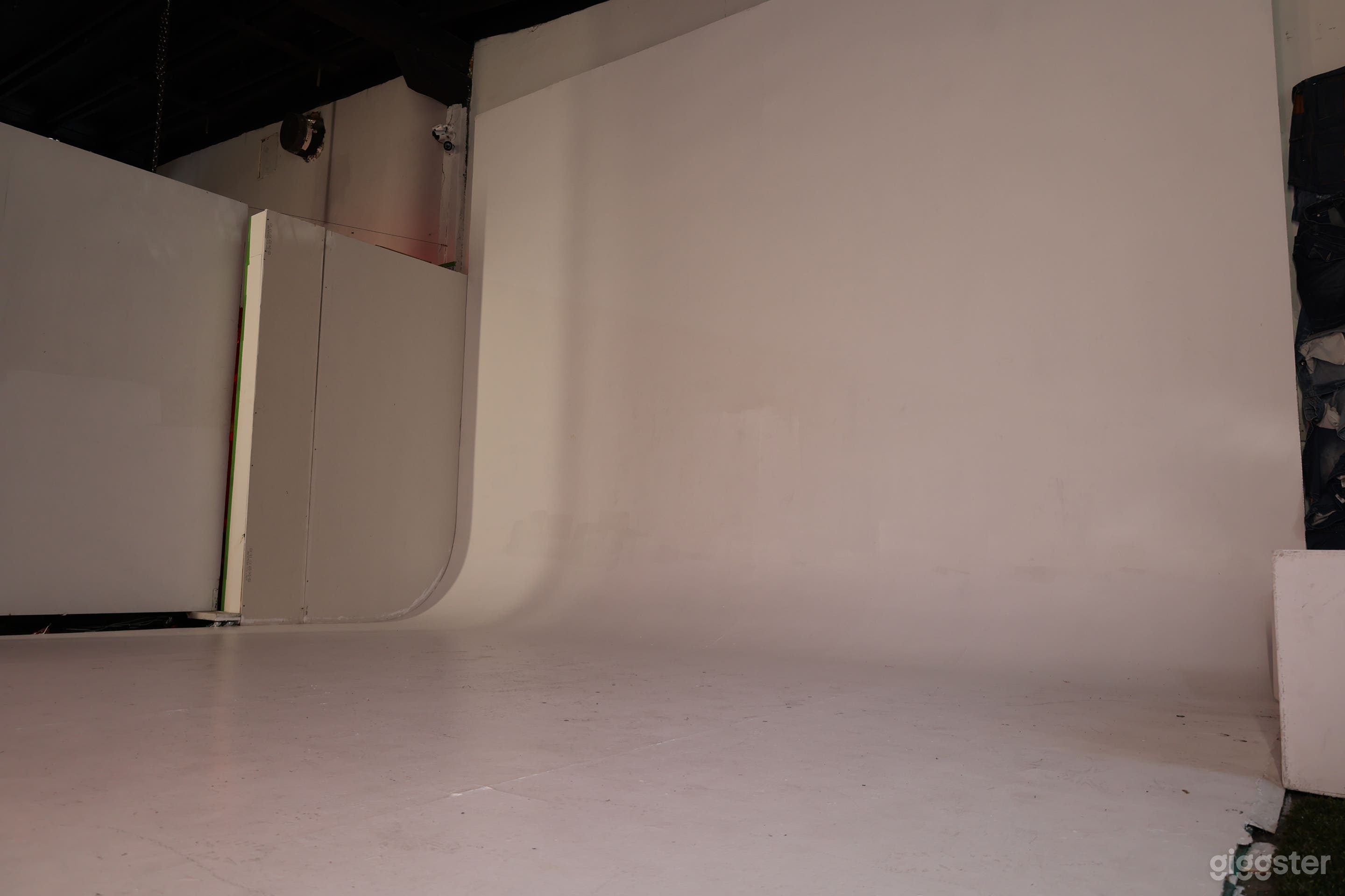 Cyc Wall Cyclorama  Photo 3