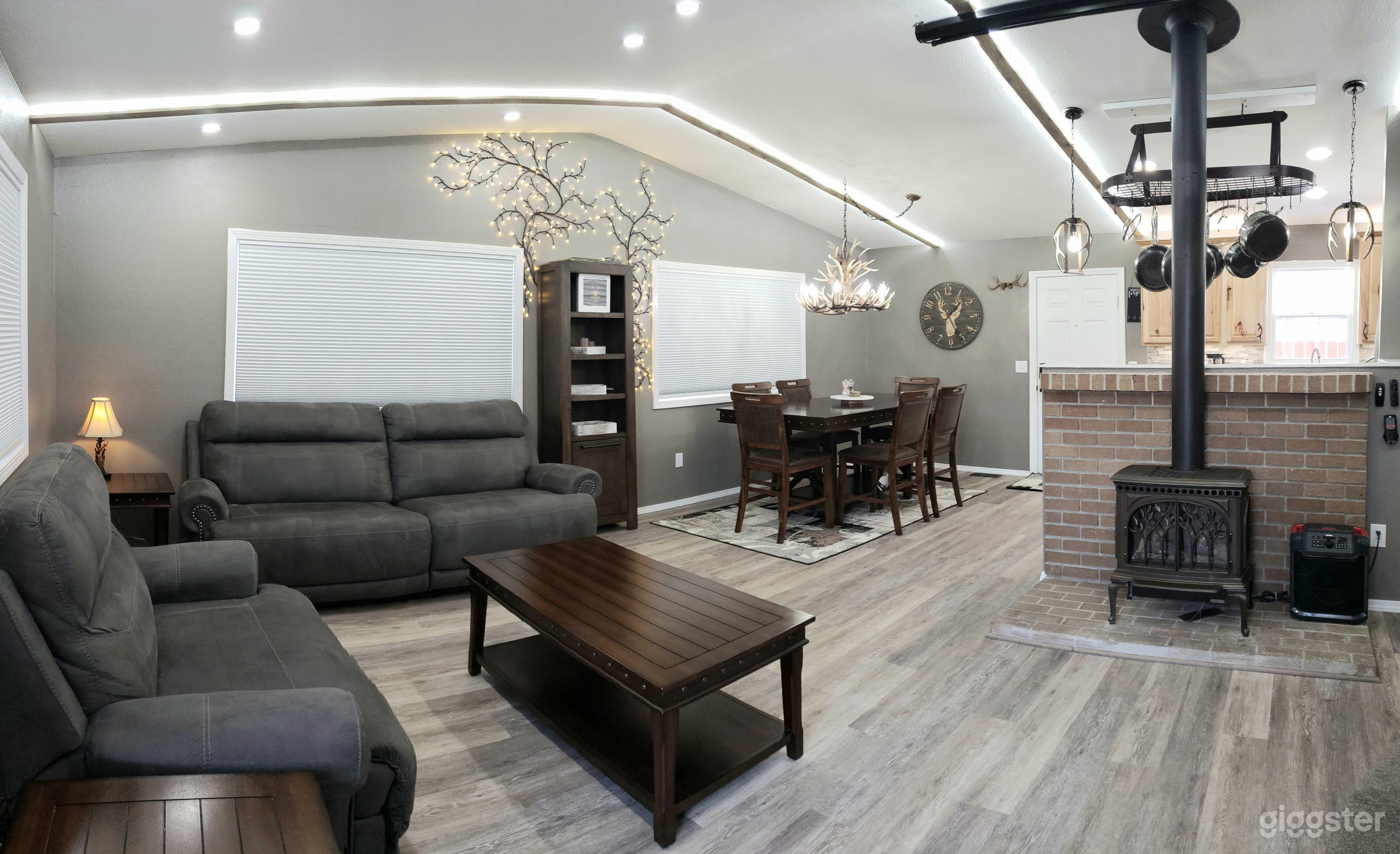 Caribou Flat: Wilderness addition w/Bar &amp; Firepit Photo 2