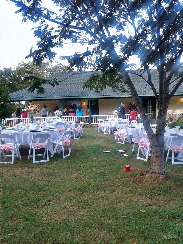 Private Dining Room with Lawn in Norman Photo 4