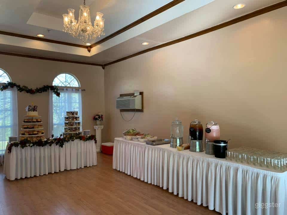 Private Dining Room with Lawn in Norman Photo 3