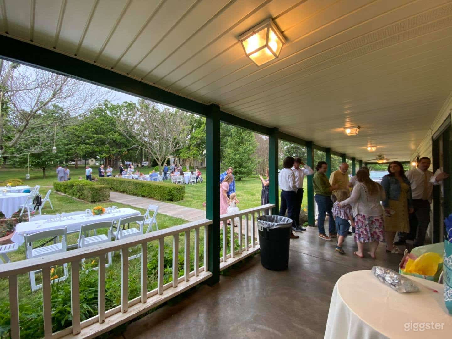 Private Dining Room with Lawn in Norman Photo 2