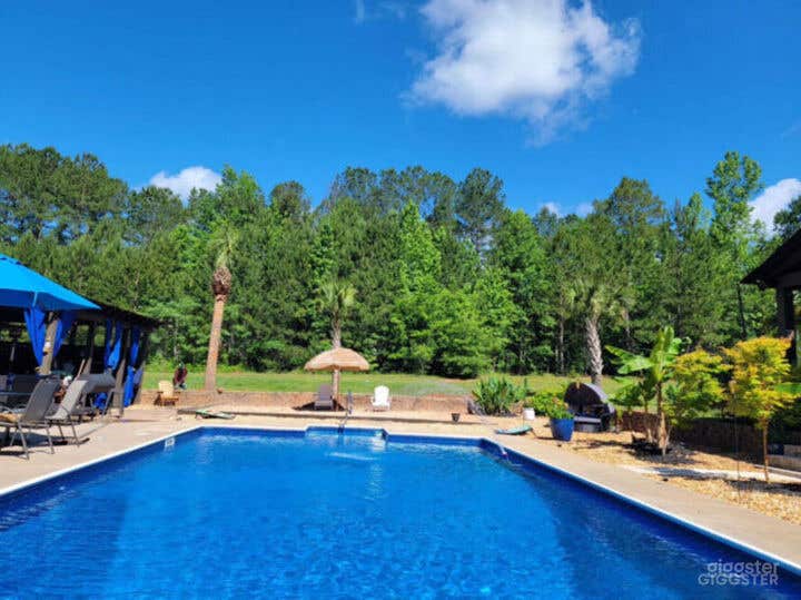 Tropical Oasis Pool at Chattahoochee Hills Estate Photo 2