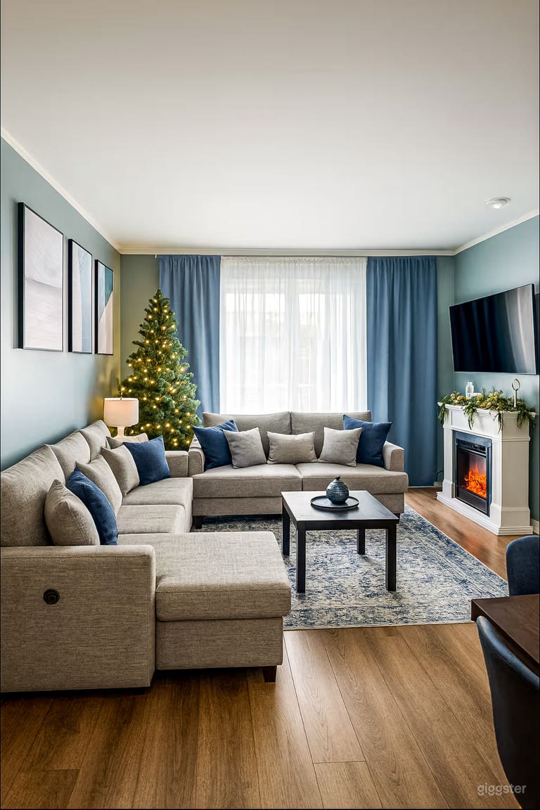  Bright Contemporary Apartment with Open Layout 