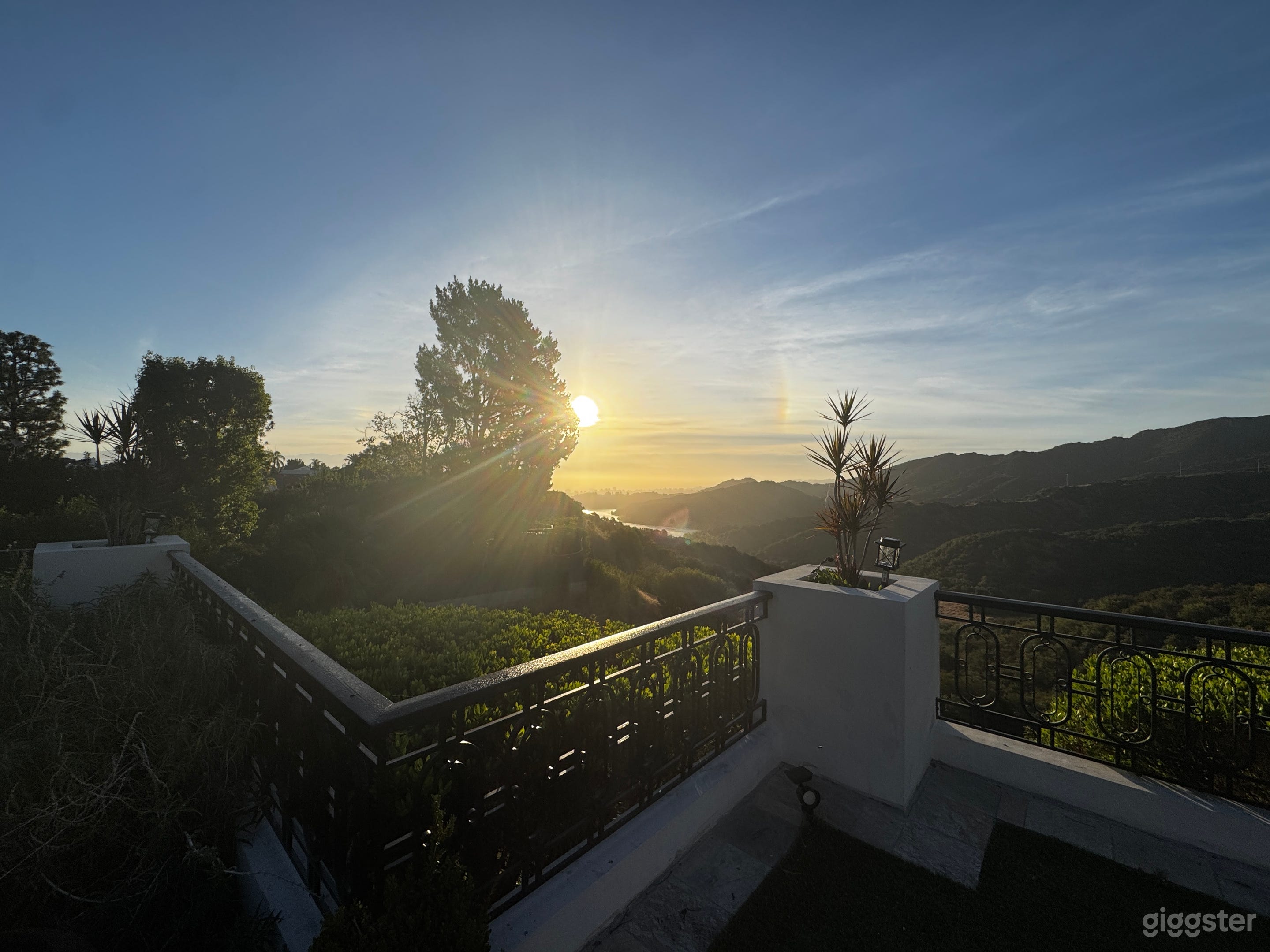 Beautiful home with Unmatched view beyond compare Photo 4