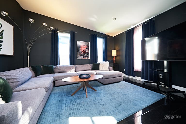  Downtown Runway Studio w/ Luxury Lounge 