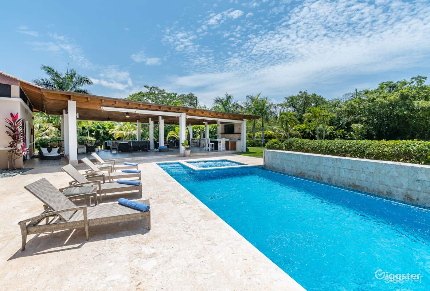 Las Canas 20 - Swimming Pool Rental  Photo 4