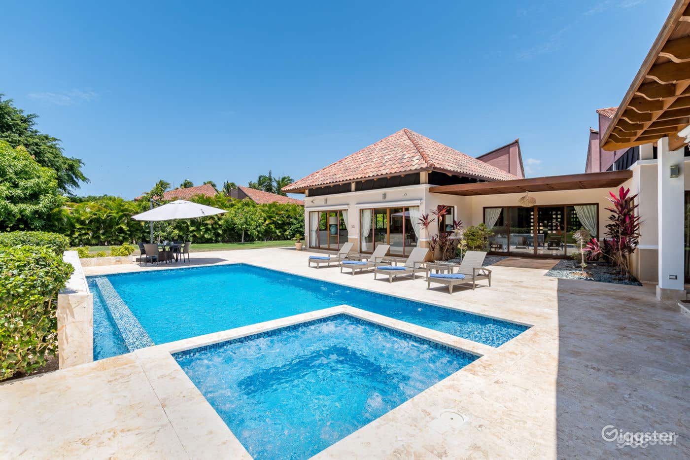 Las Canas 20 - Swimming Pool Rental  Photo 1