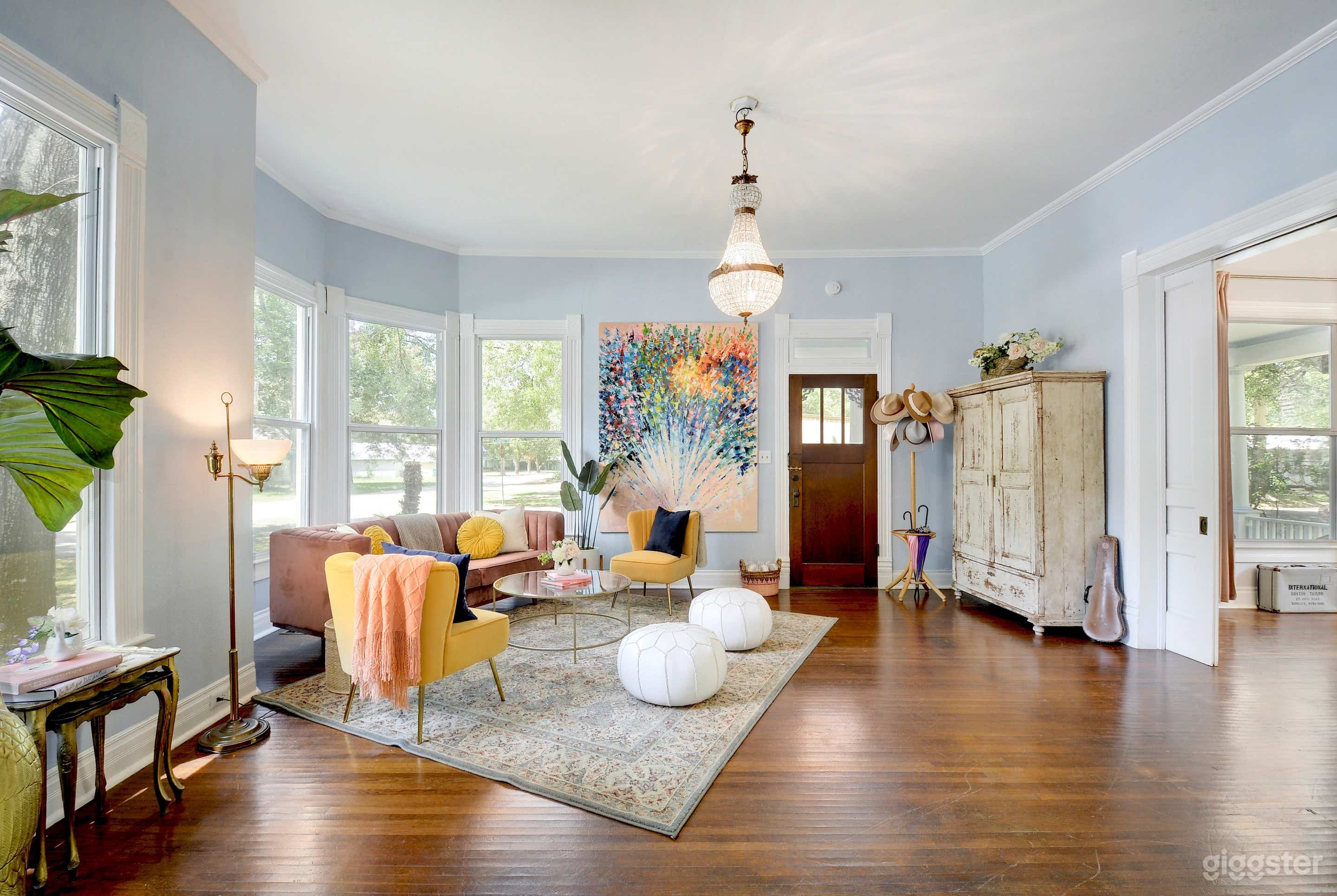 Feminine Dream,Victorian, Queen Anne 2-story house Photo 2