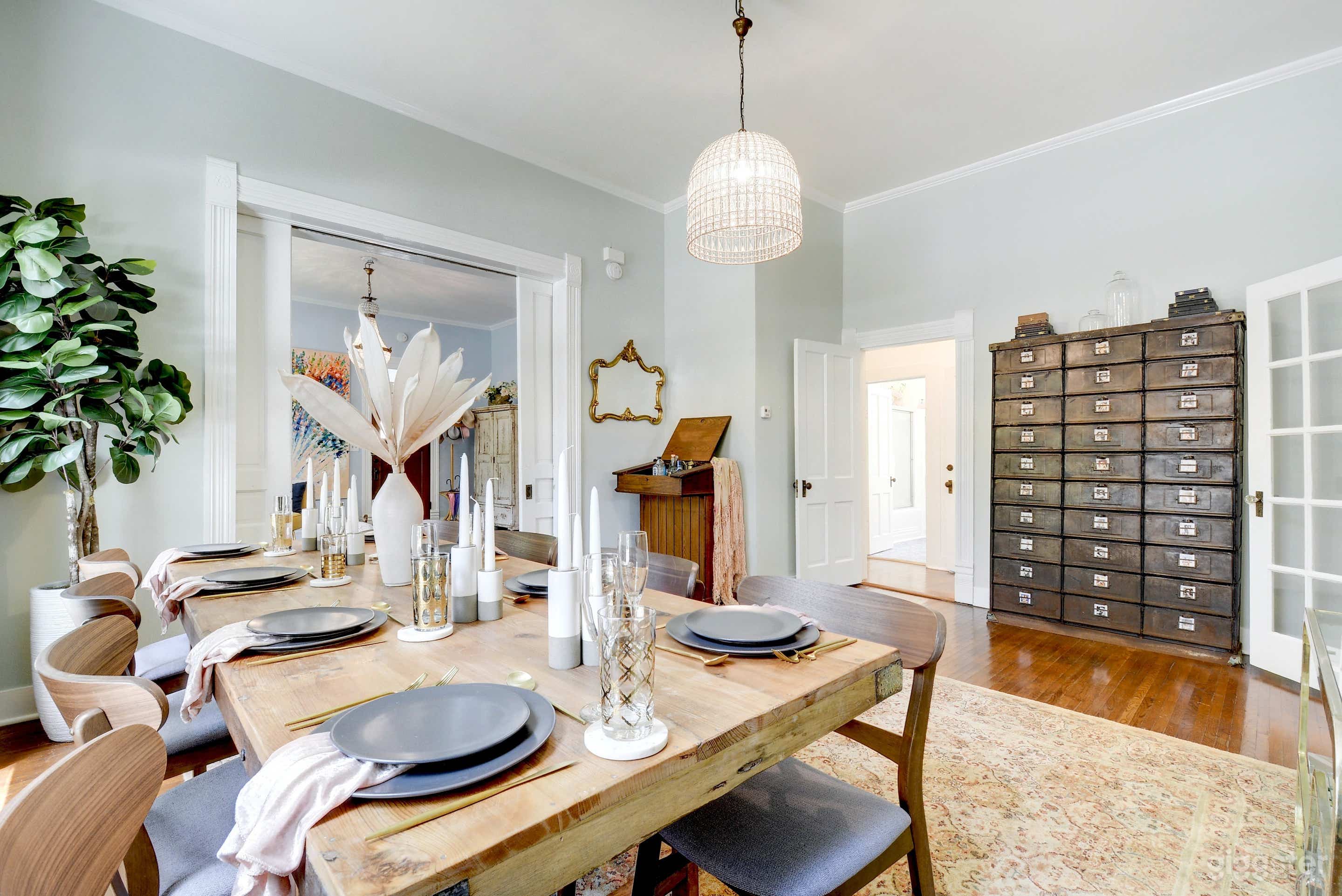 Feminine Dream,Victorian, Queen Anne 2-story house Photo 4