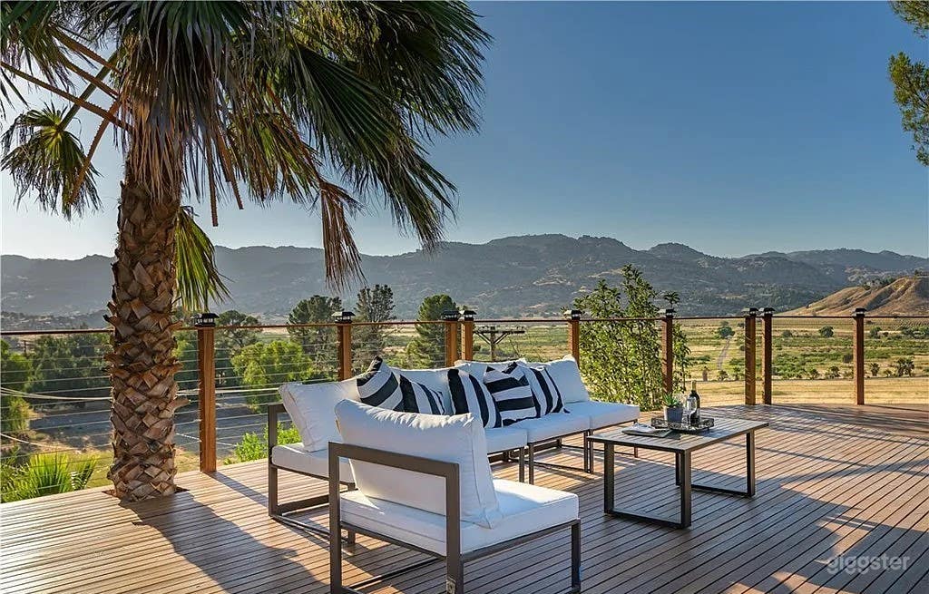 Valley Dreamhouse Photo 3