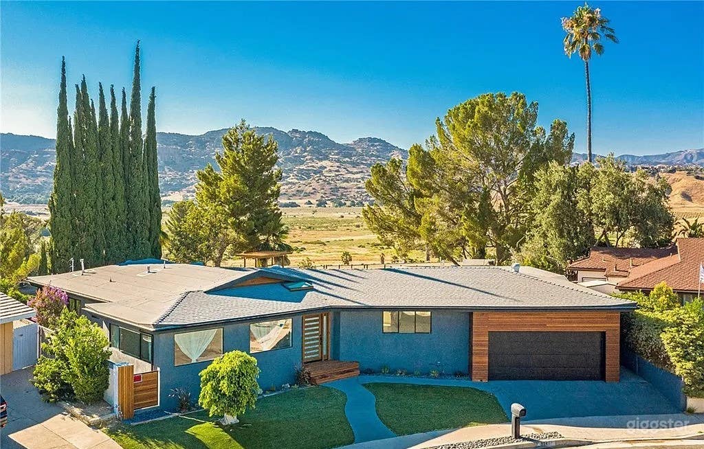 Valley Dreamhouse Photo 1