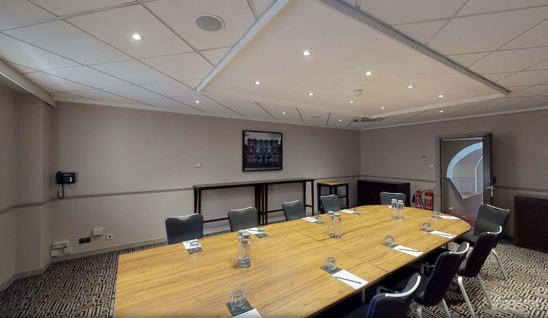 Executive Boardroom Photo 4