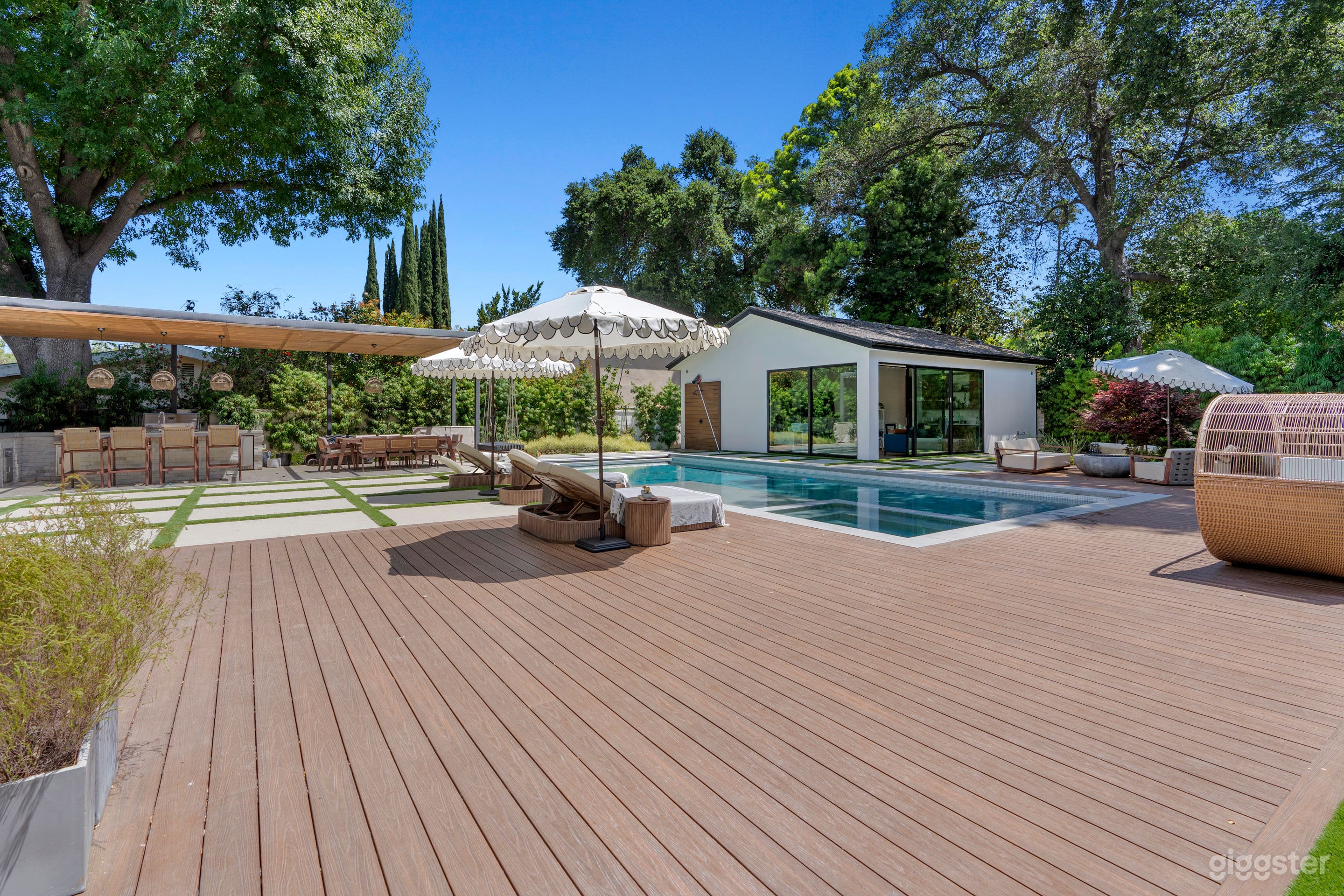 Production-Ready Modern Farmhouse with Indoor &Out Photo 3