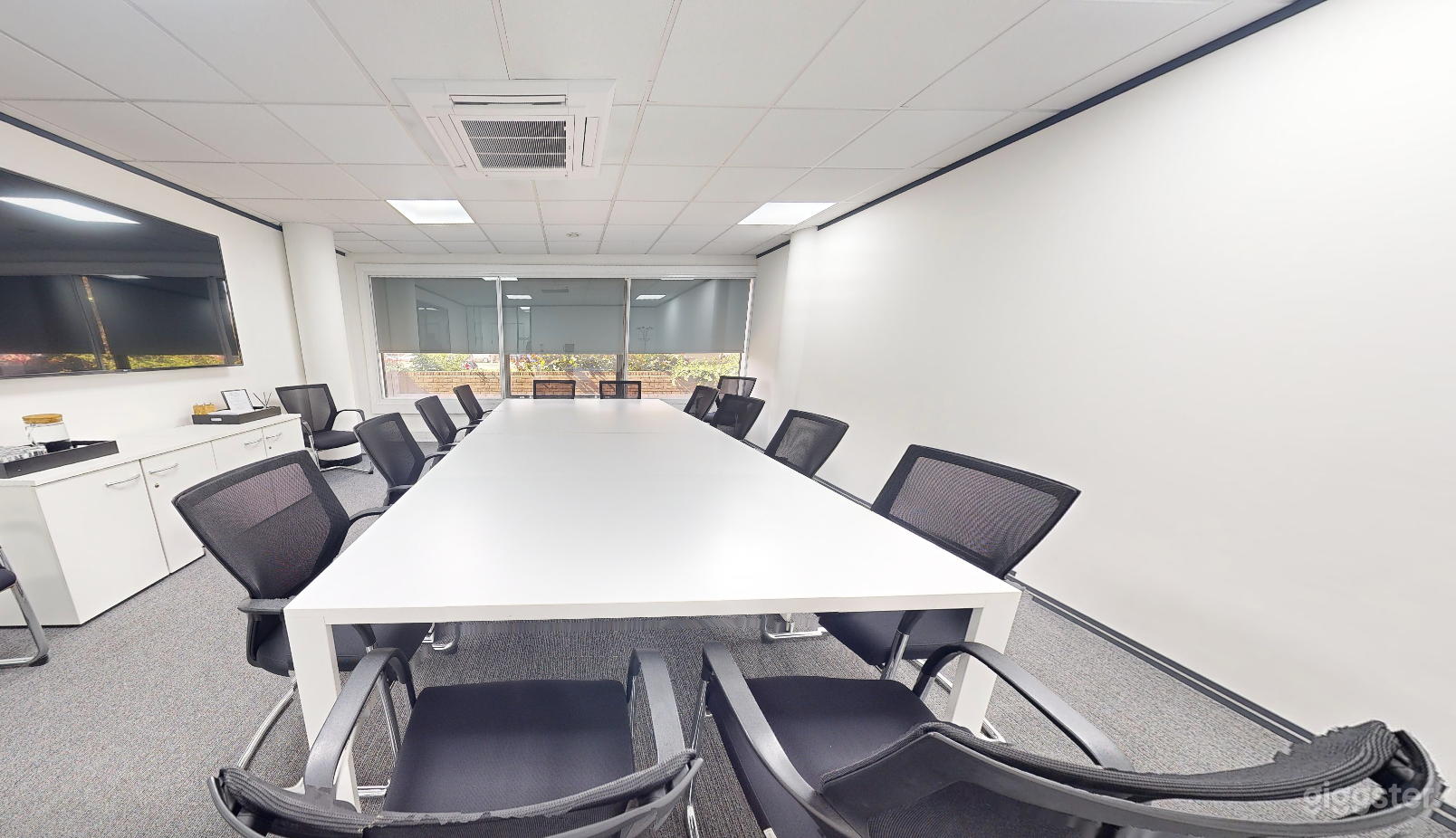 The Hoffman Meeting Room for 12 Persons  Photo 4