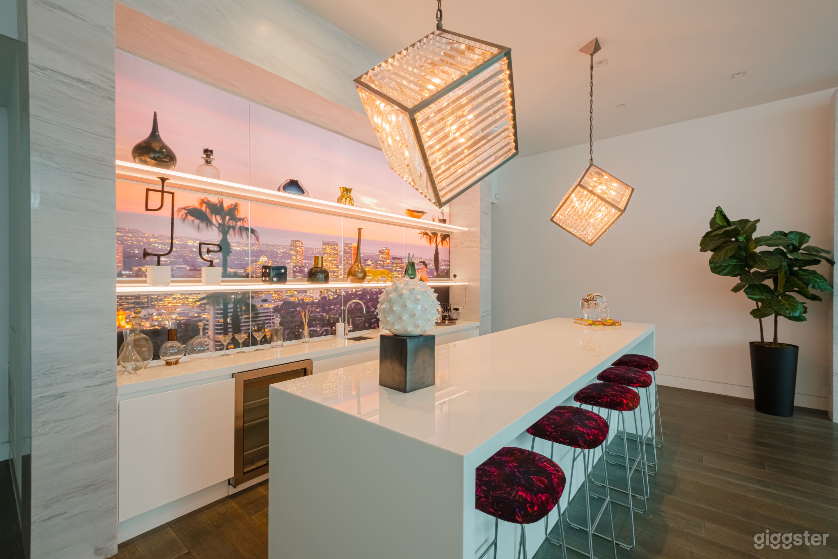 PACIFIC PANORAMA: AN ARCHITECTURAL SYMPHONY Photo 3