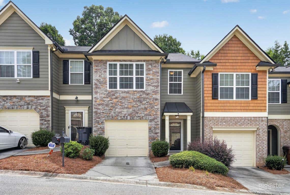 7-Scene Two-Story Atlanta Townhome | Film + Content + Photo Photo 4