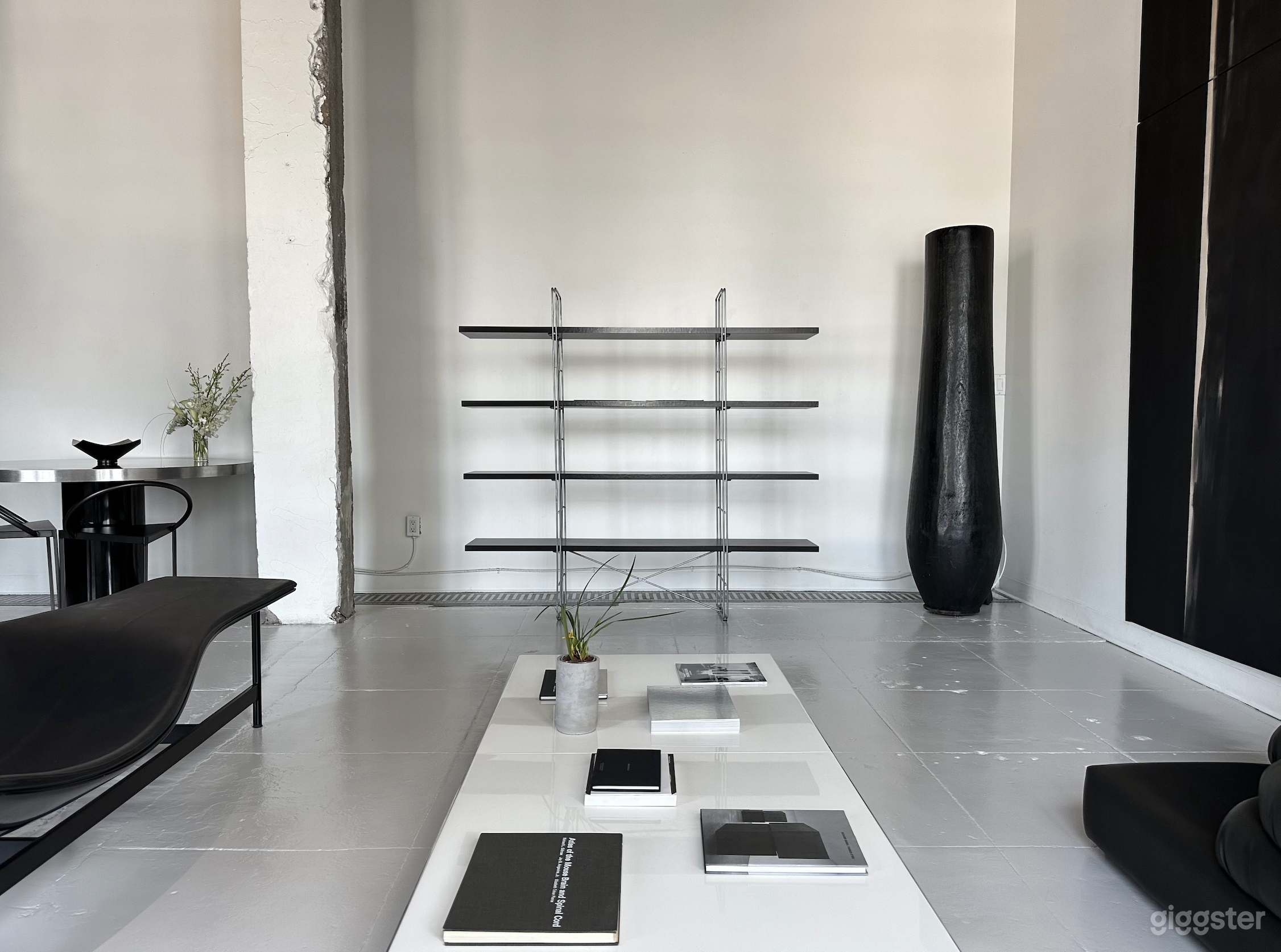 New York Style High Ceiling Studio natural light Photo 2