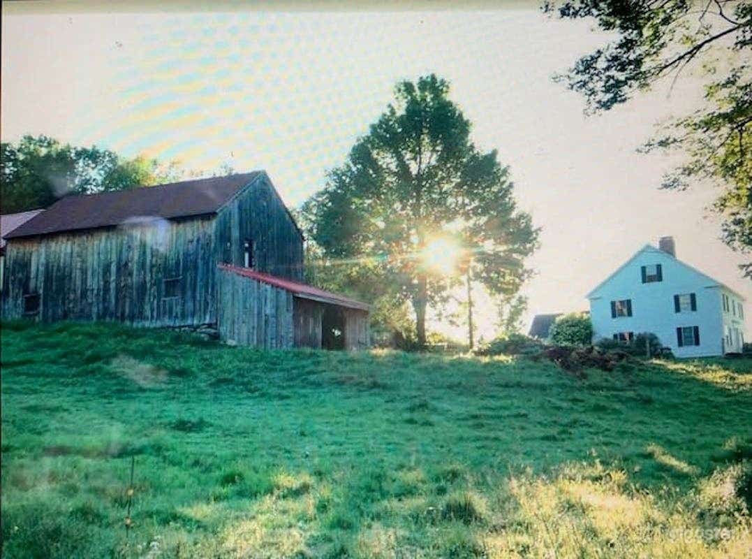 Beautiful 1802 Saddle Hill Farm with Hay Fields, Views Photo 1