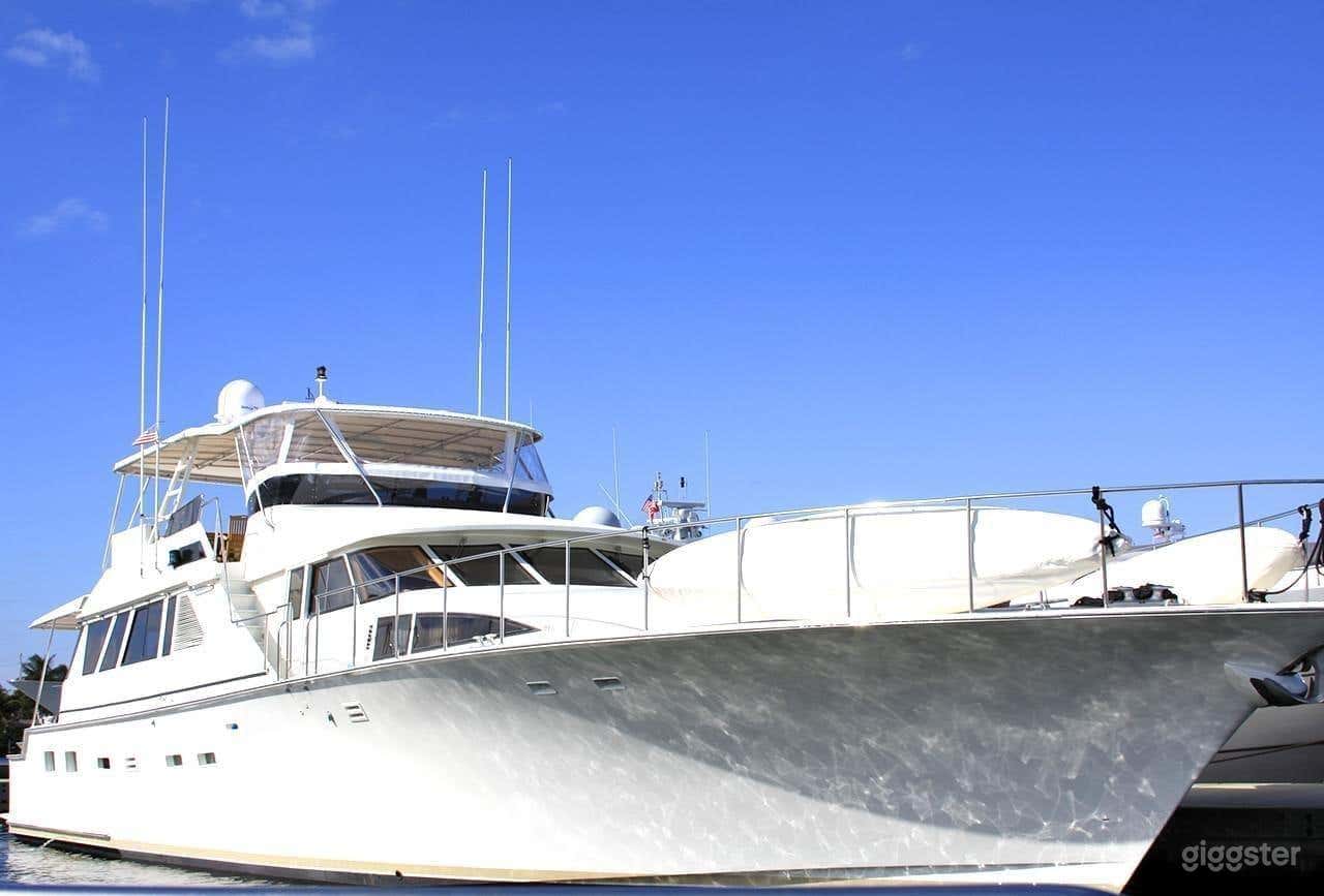 85' CHEOY LEE YACHT Photo 1