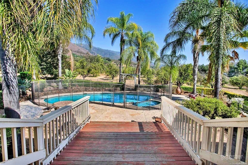Tranquil Pool, Spa with Stunning Mountain View  Photo 4