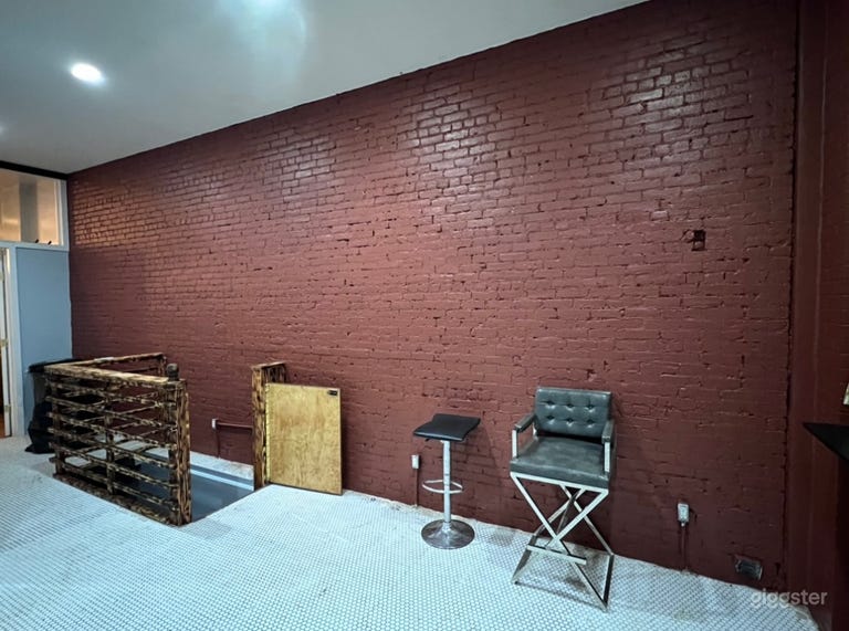  Front Foyer Lounge Area 