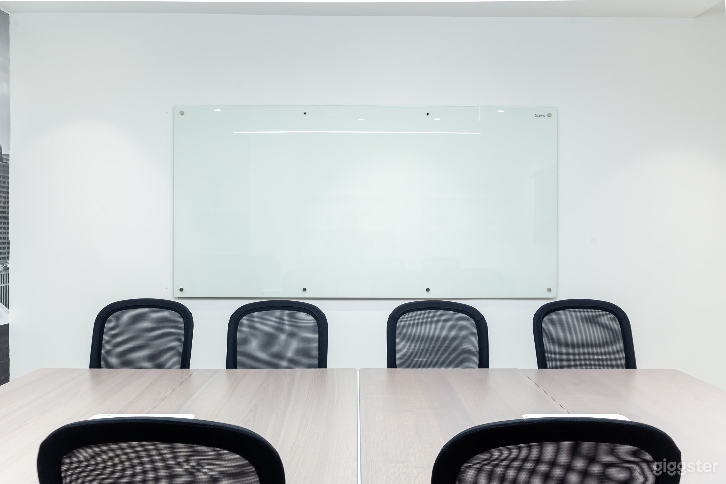 10-Seater Meeting Room l Downtown Toronto Photo 4