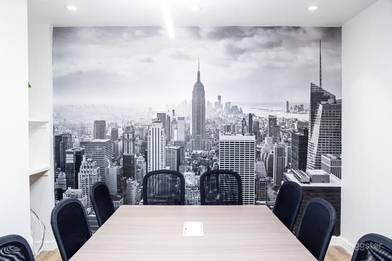  10-Seater Meeting Room l Downtown Toronto 