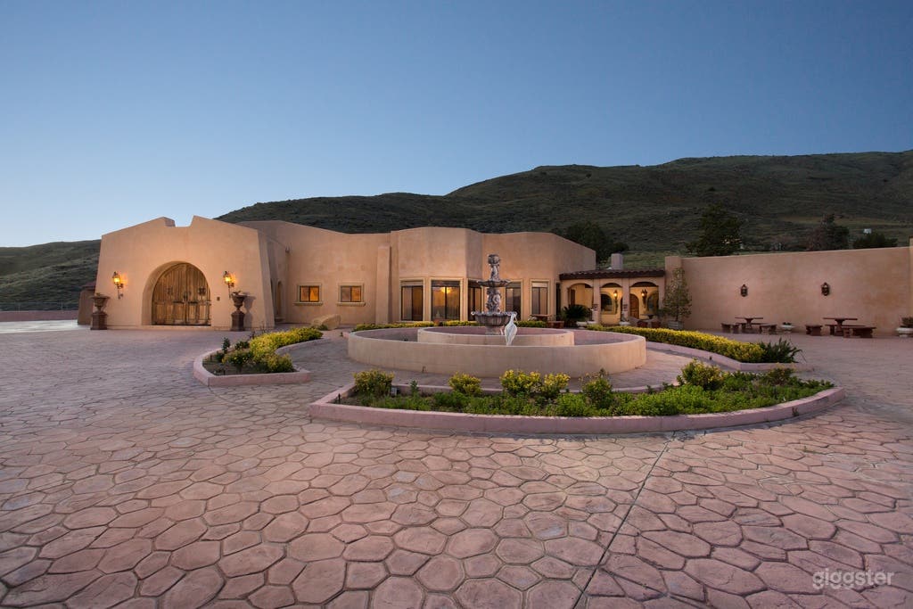 Front of the main house 