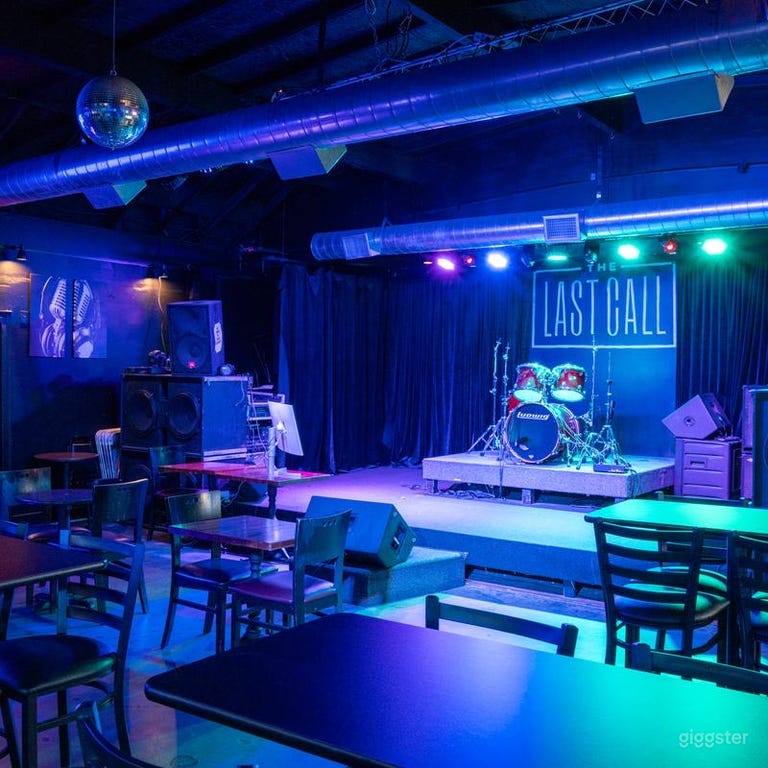  Sports Bar & Music Venue with Pool Table 